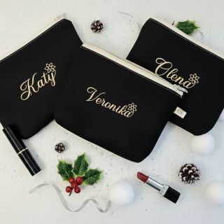 ✨️I maličkosti potěší a udělají radost.🥰 Mini kosmetické taštičky se zlatým jménem obdarované obzvlášť.⚘️ #minitasticka...